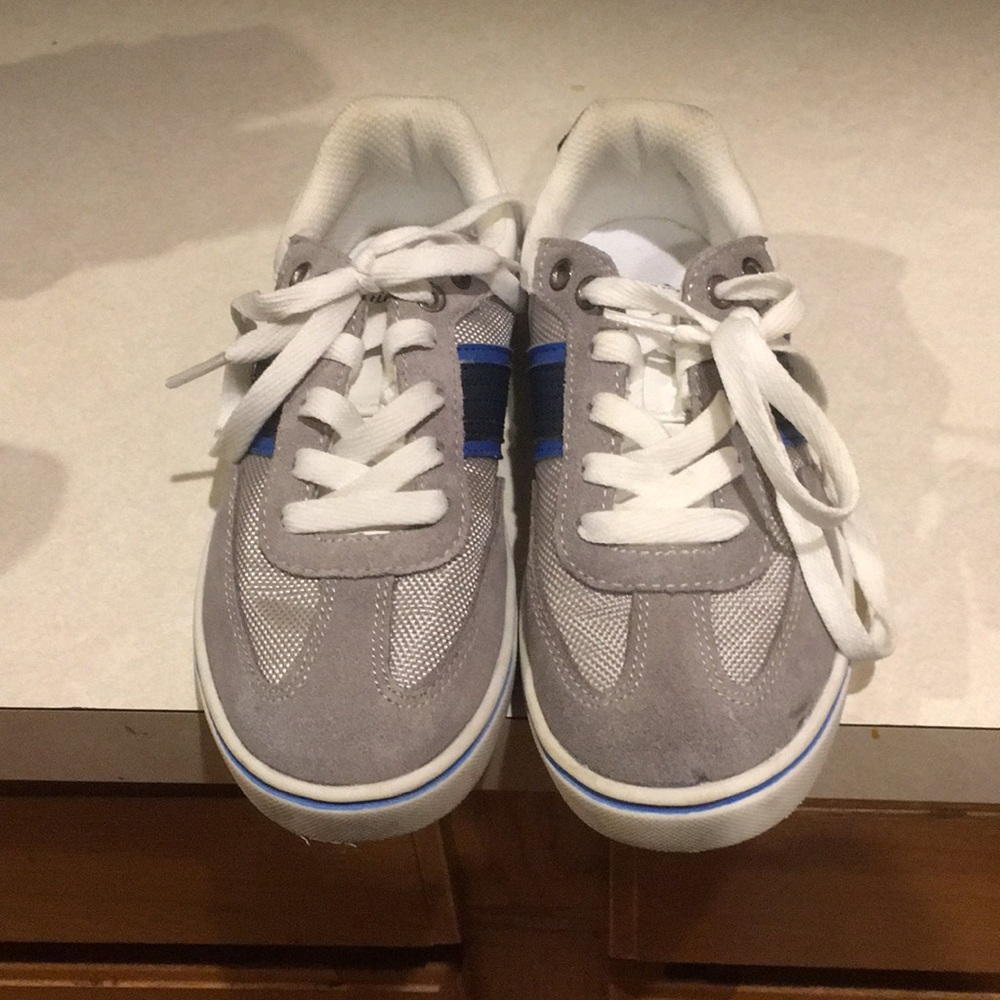 Boys like new euc youth size 1 penguin brand